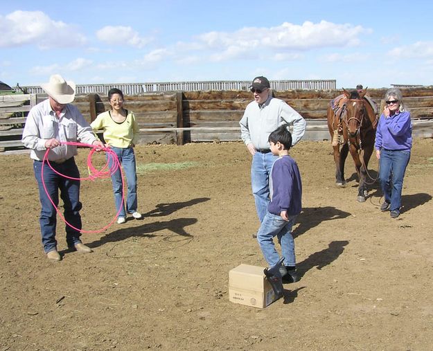 Learning to rope. Photo by Dawn Ballou, Pinedale Online.