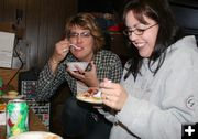 Loving that Chili. Photo by Pam McCulloch, Pinedale Online.
