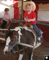 Pony rides. Photo by Dawn Ballou, Pinedale Online.