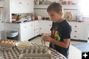 Washing eggs with vinegar. Photo by Dawn Ballou, Pinedale Online.