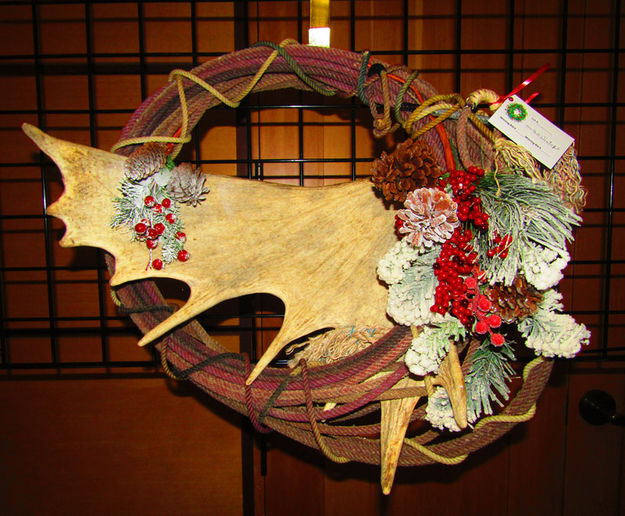 Moose Antler wreath. Photo by Dawn Ballou, Pinedale Online.