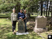 New Headstone for Sadie. Photo by Dawn Ballou, Pinedale Online.