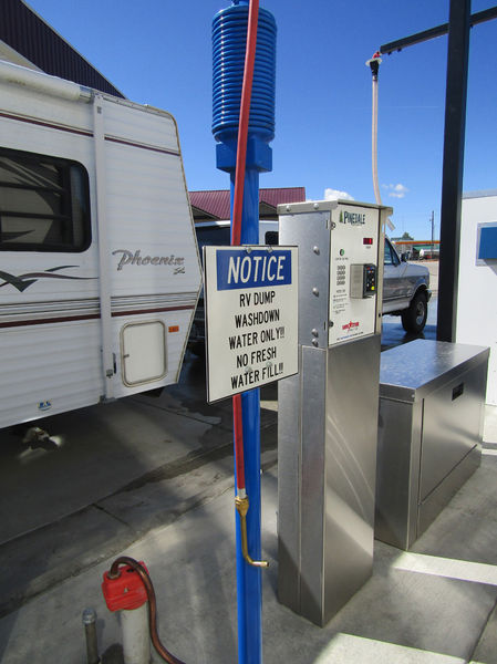 Wash down. Photo by Dawn Ballou, Pinedale Online.