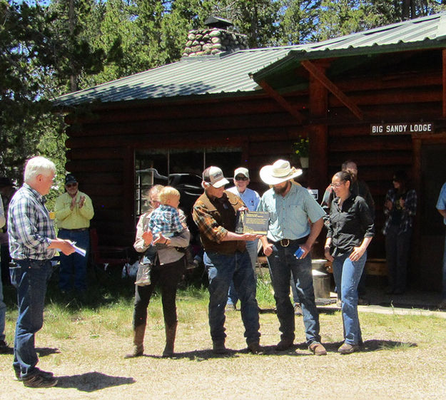 Plaque ceremony. Photo by Pinedale Online.