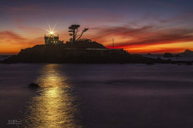 Battery Point Sunset. Photo by Dave Bell.